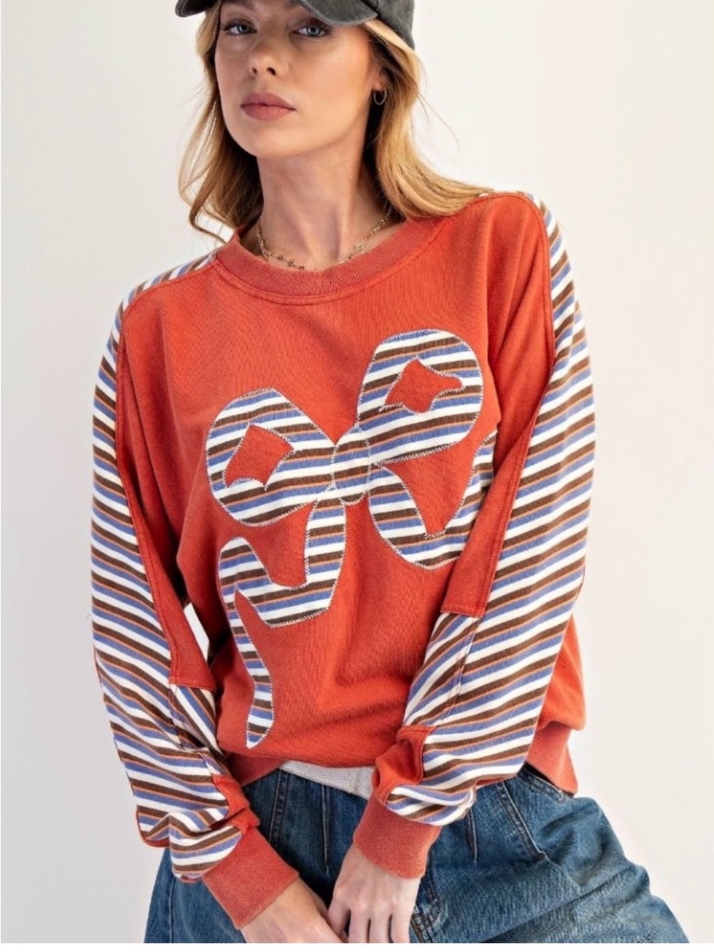 Easel mineral washed bow striped sleeve pullover top -bow red s